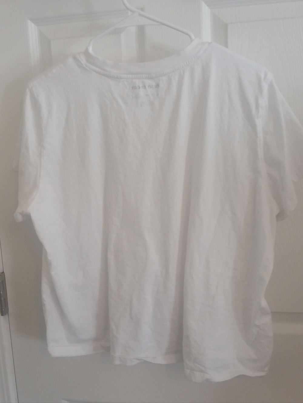 DKNY Women’s White Logo Crewneck Tee - Picture 4 of 5